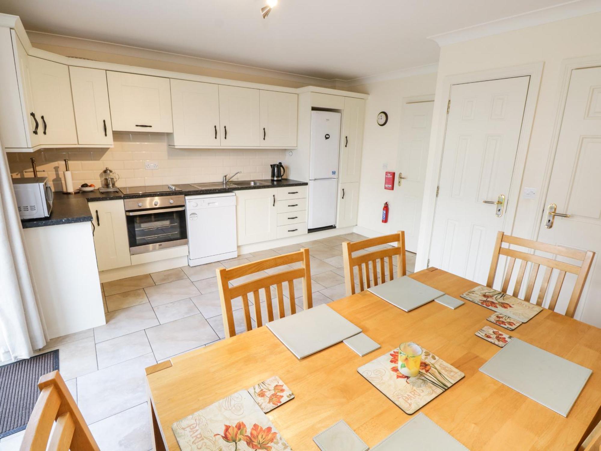 Sea Breeze Holiday Home เอนนิสโครน ภายนอก รูปภาพ